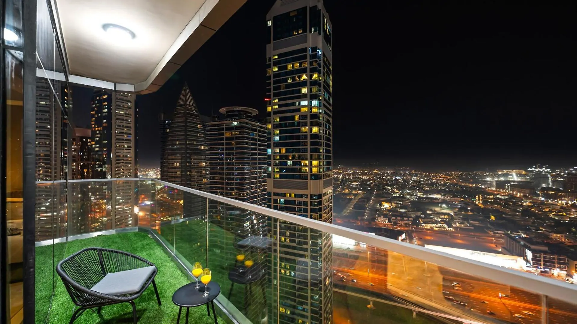 Wonderfulstay At Paramount - Highest Infinity Pool - Burj Khalifa View - Brand New Luxury Apartments Dubai 0*,  United Arab Emirates